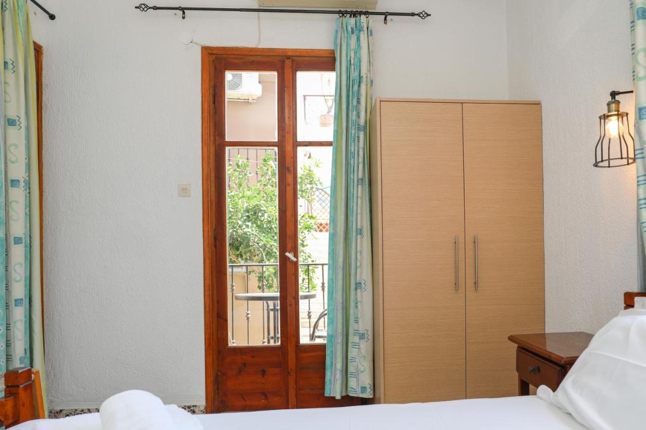 Fotini Rooms Skopelos Town Exterior foto